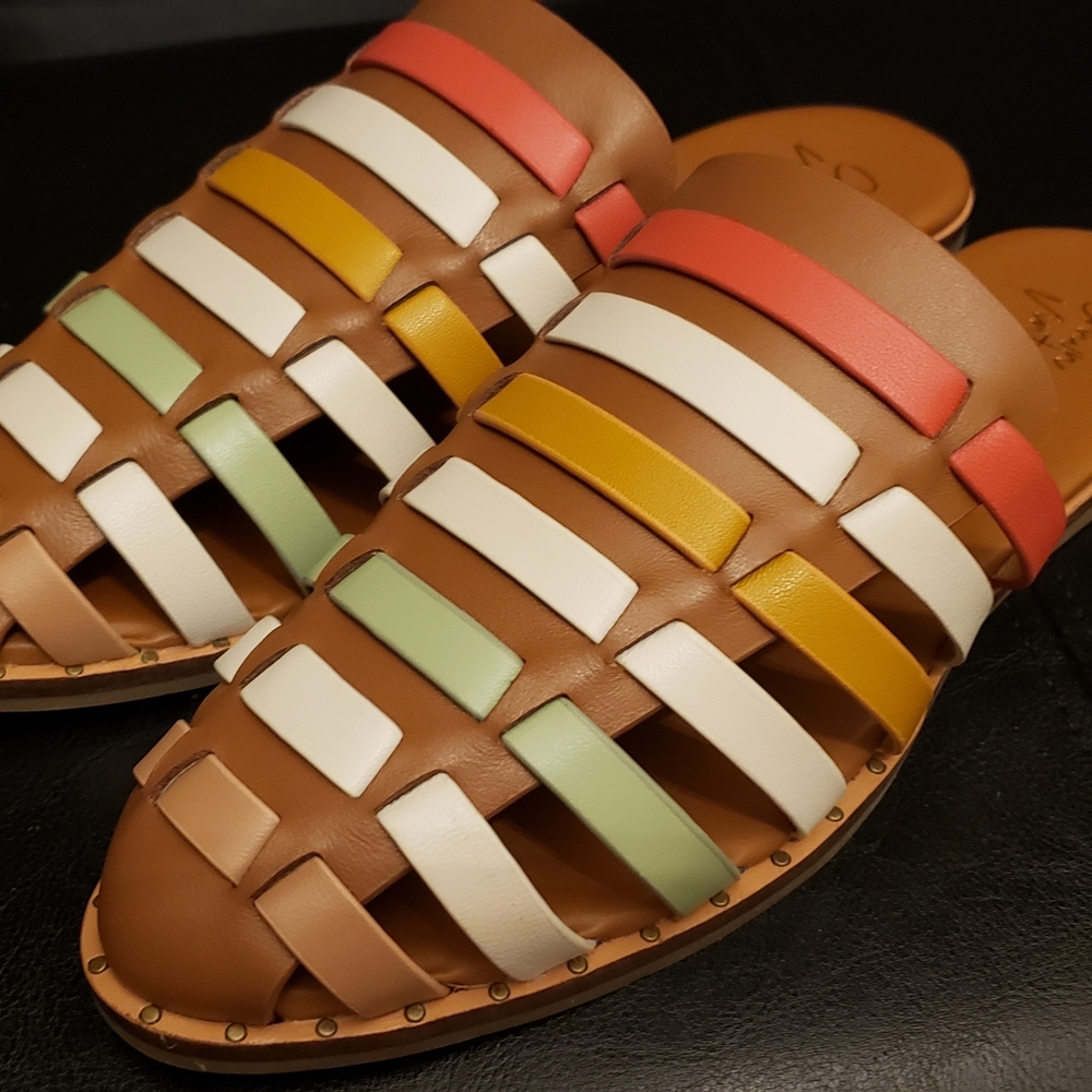 Crown Vintage slip on sandals sz 8
